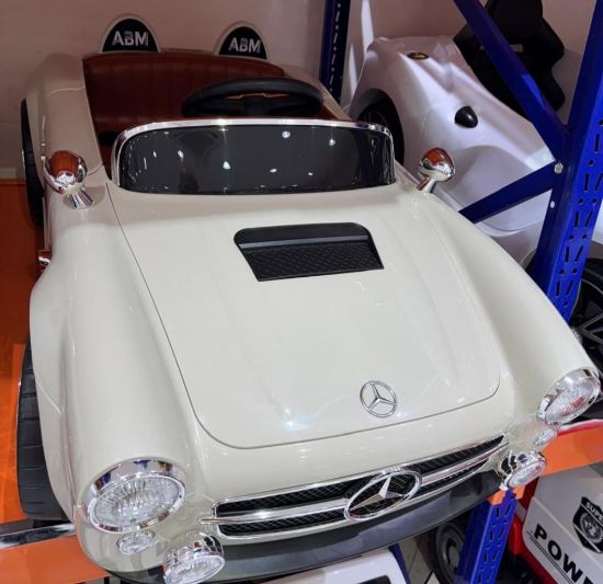 صورة سياره مرسيدس كلاسيك